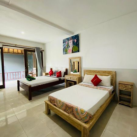 Coconut Beach Bungalows & Warung 2 Amed Dış mekan fotoğraf