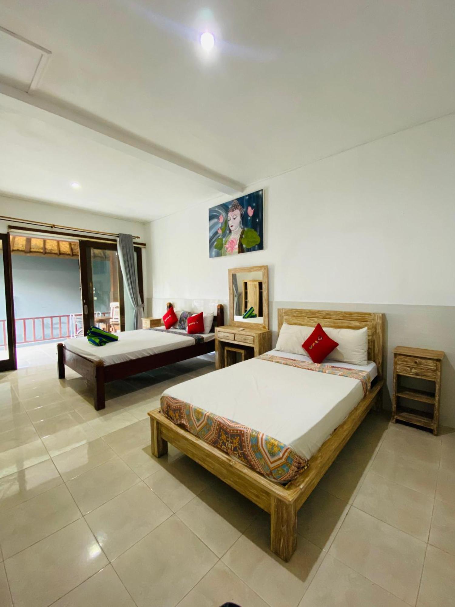 Coconut Beach Bungalows & Warung 2 Amed Dış mekan fotoğraf