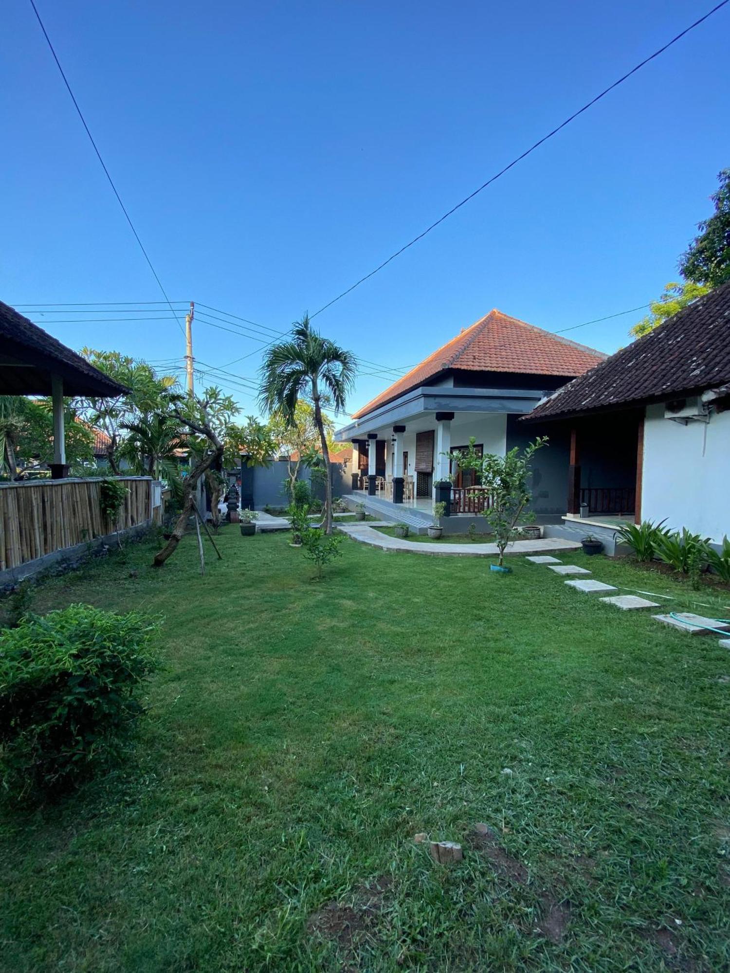 Coconut Beach Bungalows & Warung 2 Amed Dış mekan fotoğraf